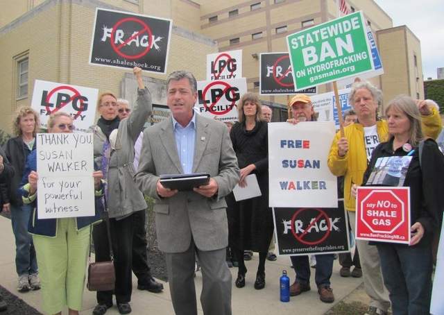 Free Susan Walker Inergy protest